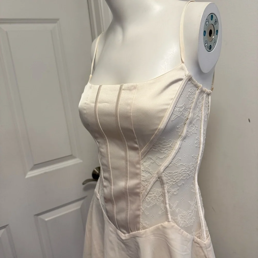 Oh Polly Lace Handkerchief Hem Mini Dress in Ivory - Picture 9 of 15